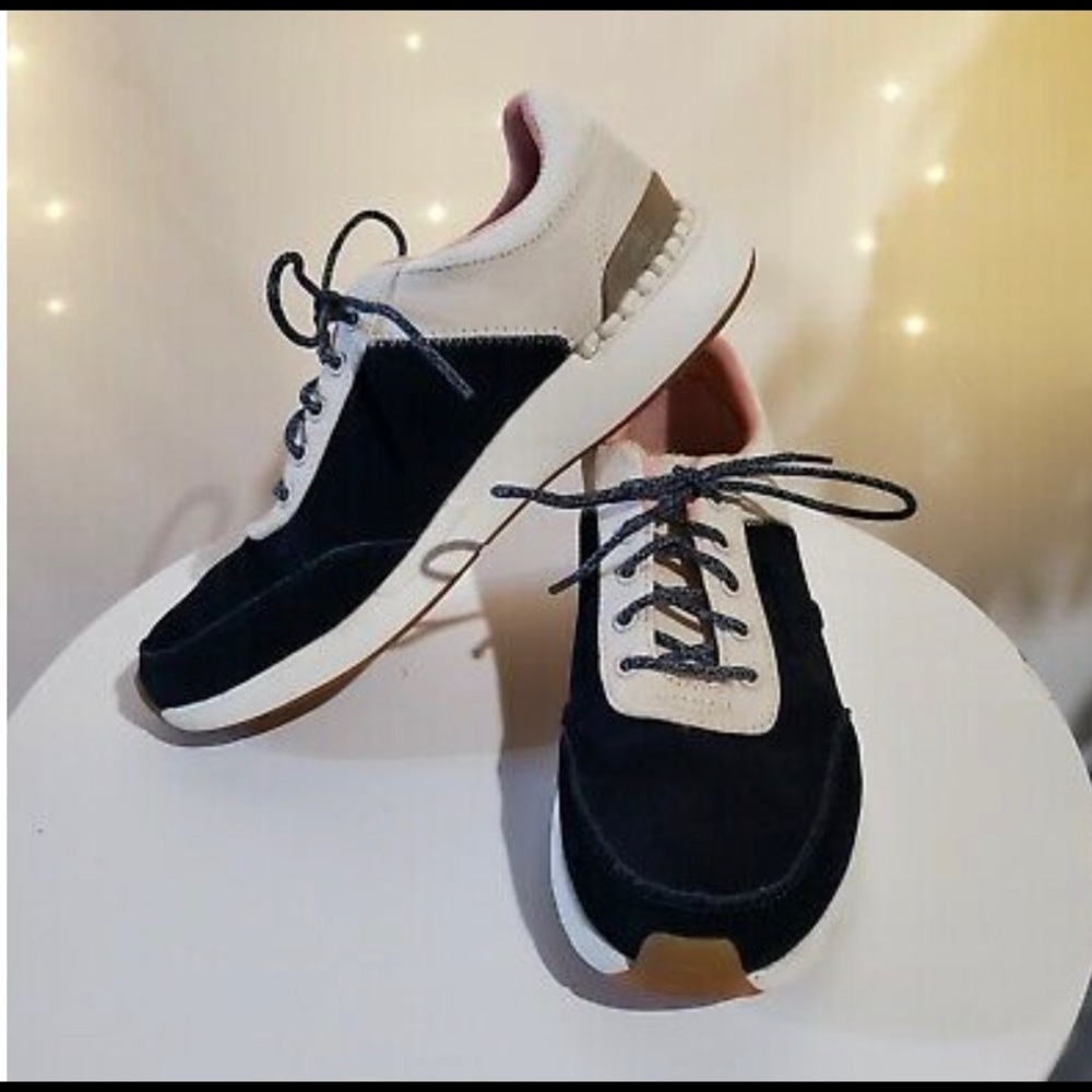 TOMS Navy Cream Arroyo Retro Suede Sneakers Women's